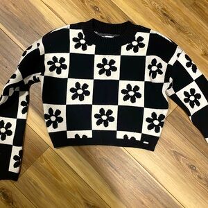 Cropped checkered sweater